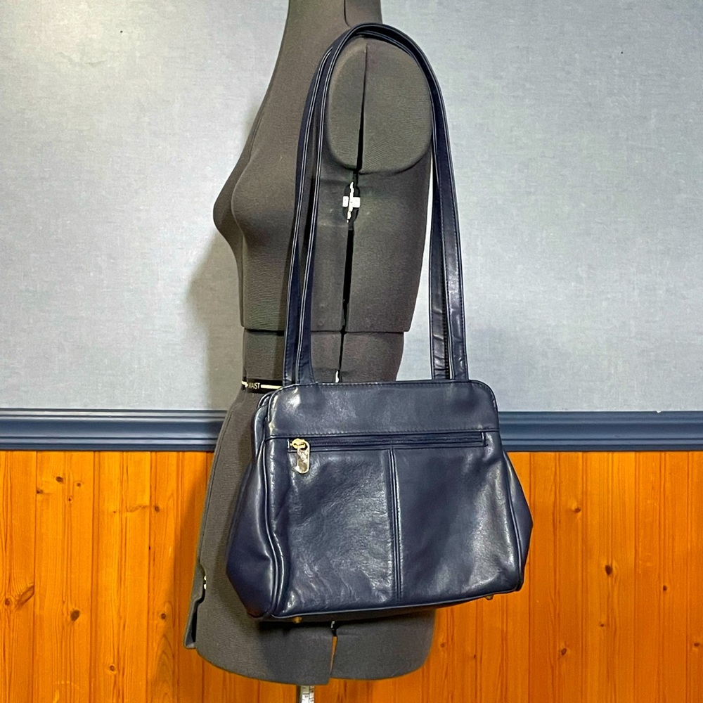 🔥3 for $15 Sale- Navy Worthington shoulder bag